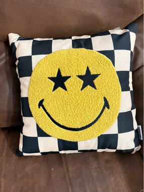New Smiley Face Checkered Pillow Fuzzy Star Eyes By Yoobi 16” x 16” Room Decor